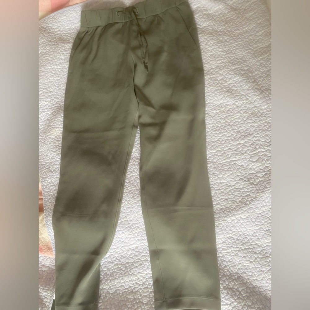 Lululemon On the Fly straight leg pant